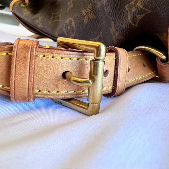 Authentic LOUIS VUITTON Monogram Montsouris Backpack - Picture 13 of 14